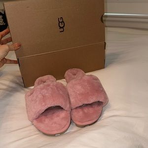 Brand new never worn size 8 ugh slippers